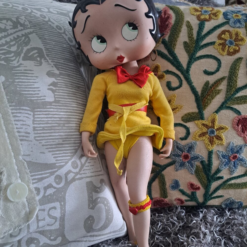 vintage 1995 Danbury Mint Betty Boop porcelain doll, 13in